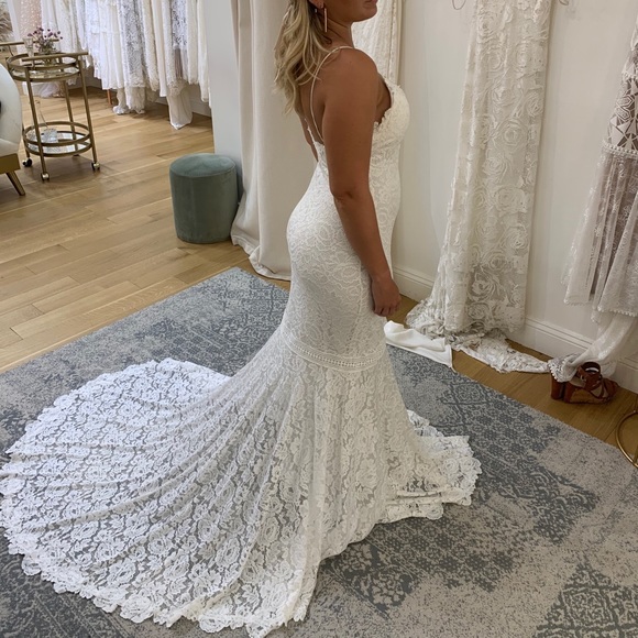 Grace Loves Lace “The Hart” Bridal Gown - Picture 7 of 15